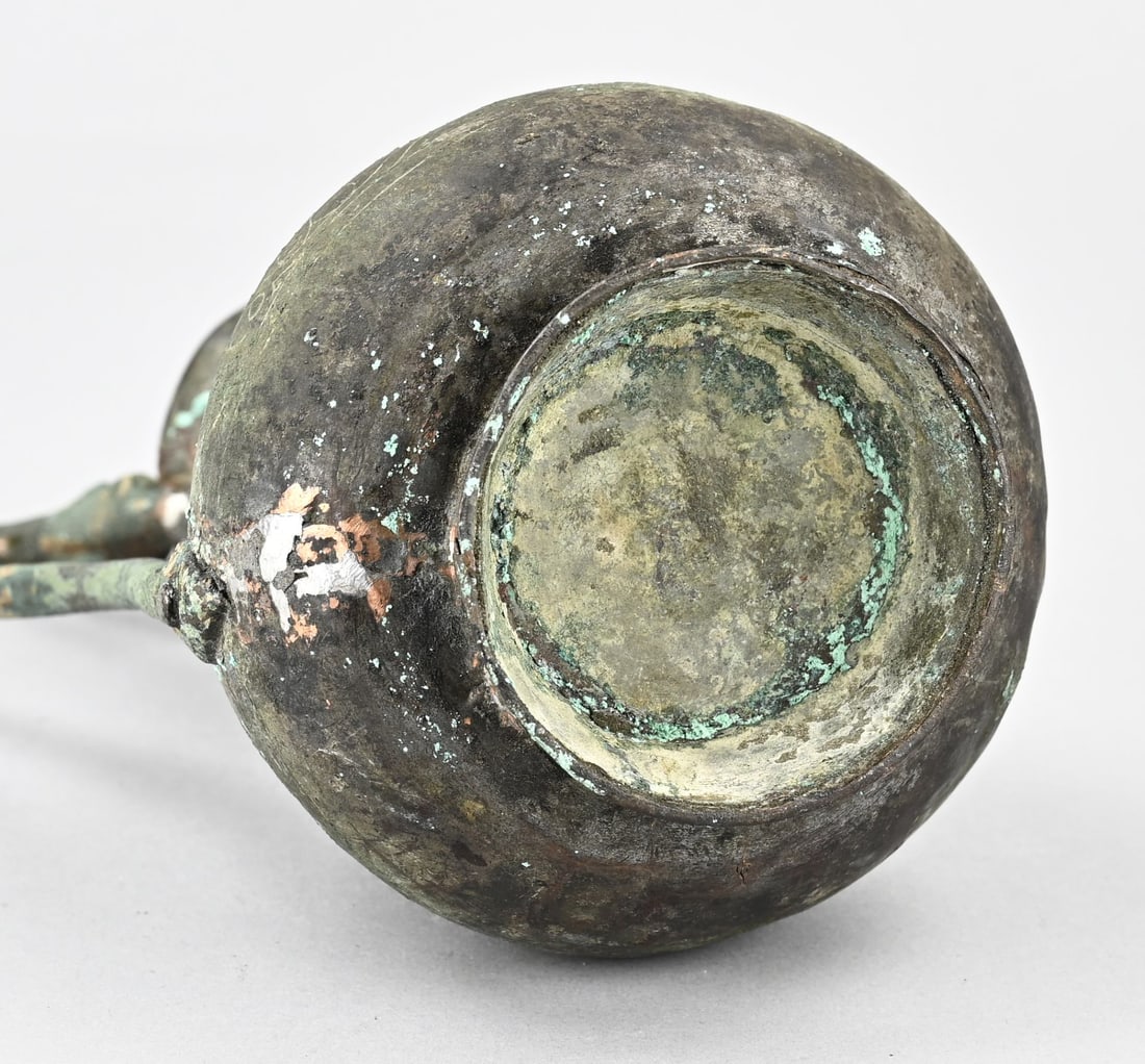 Antique bronze pitcher - 3