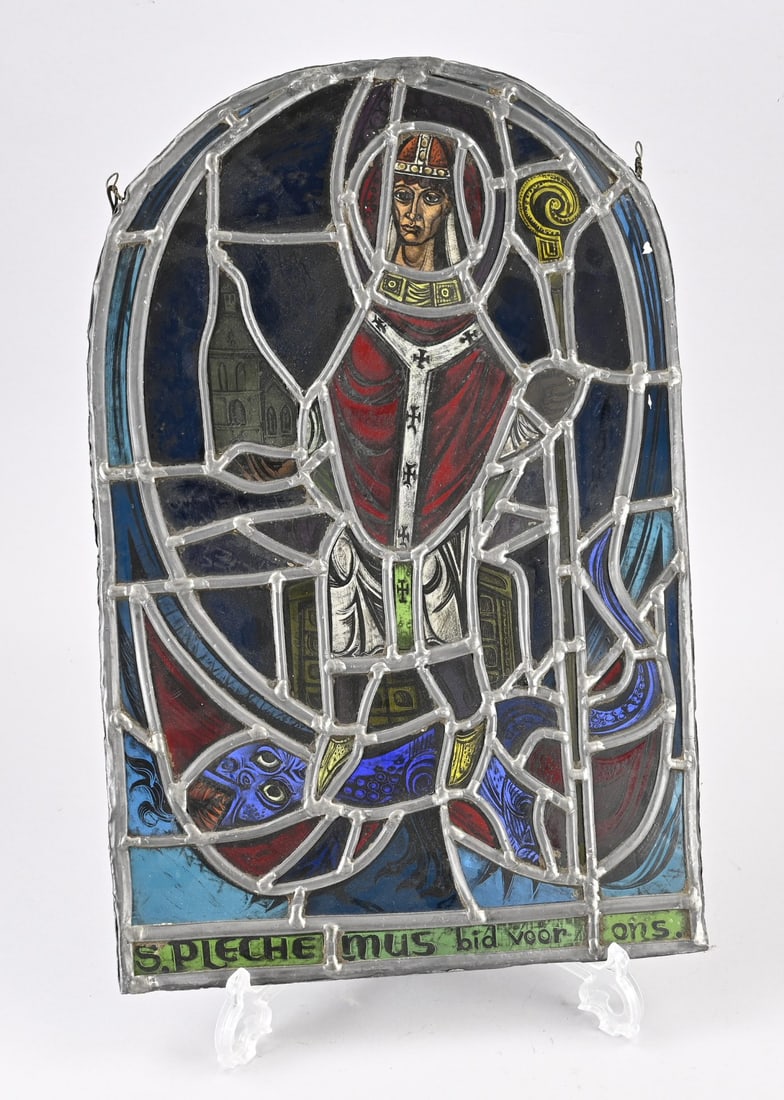 Religious stained-glass window: Old/antique religious stained-glass window. 20th century. St. Plechelmus. Dimensions: H 46 x W 30 cm. In good condition.