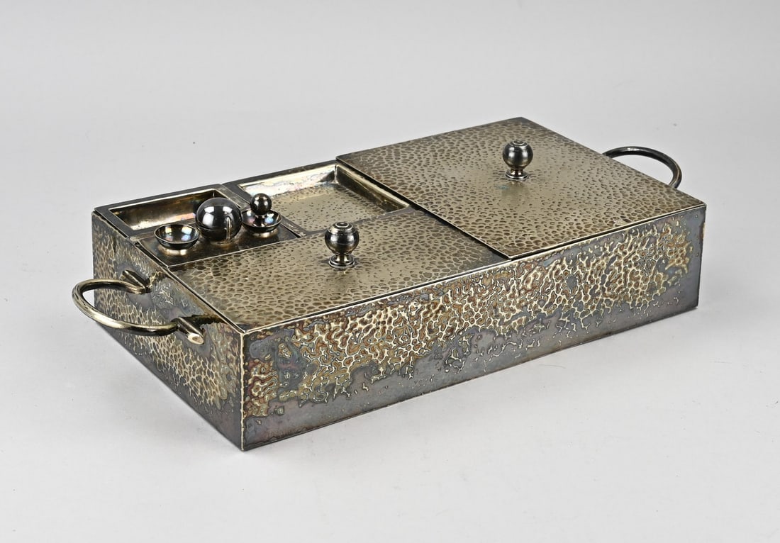 Tobacco box, 1920 (1 of 2)