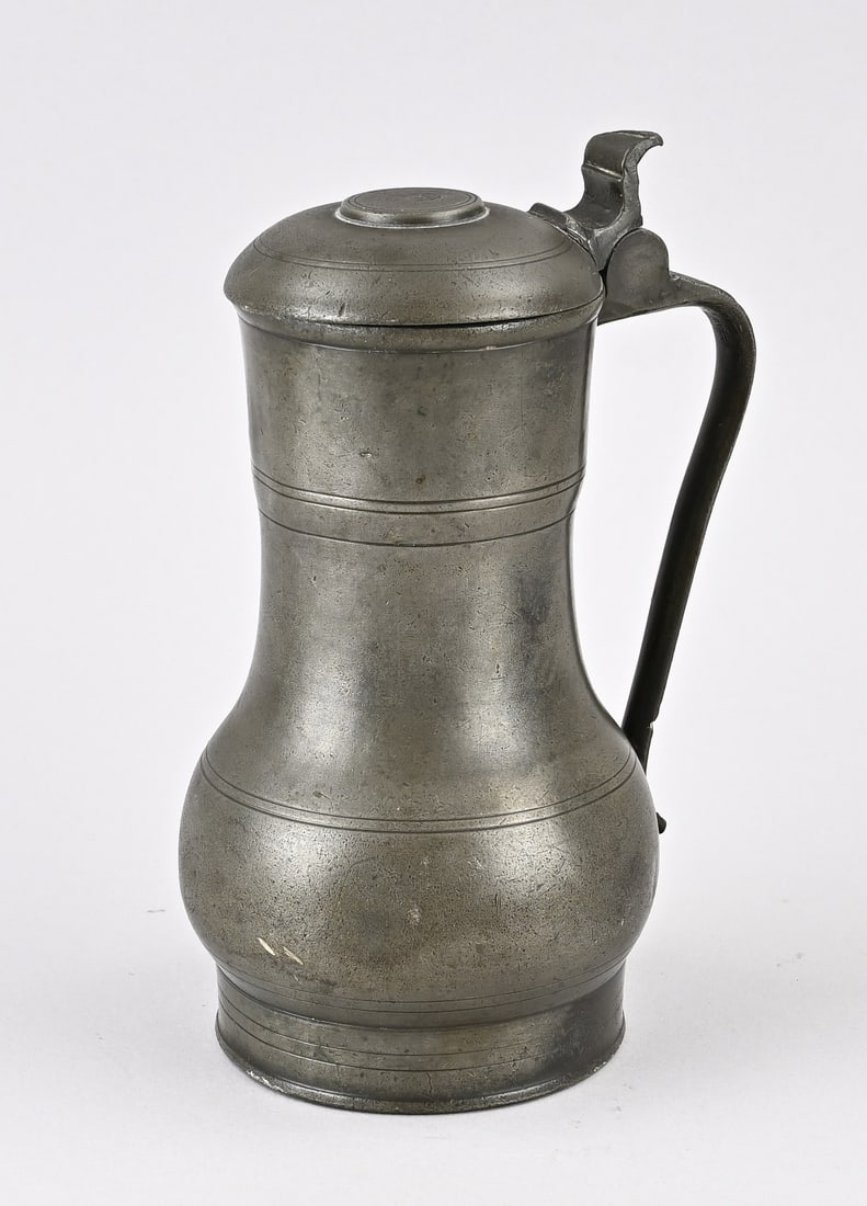 Pewter Rembrandt jug, H 23.5 cm. (1 of 2)