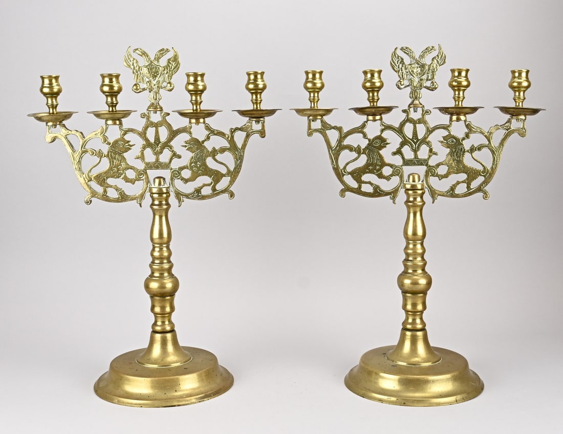2x Bronze candlestick, H 49 cm.: Two large, antique bronze candlesticks in Renaissance style, with double eagle + screw thread. Dimensions: H 49 cm. In good condition.