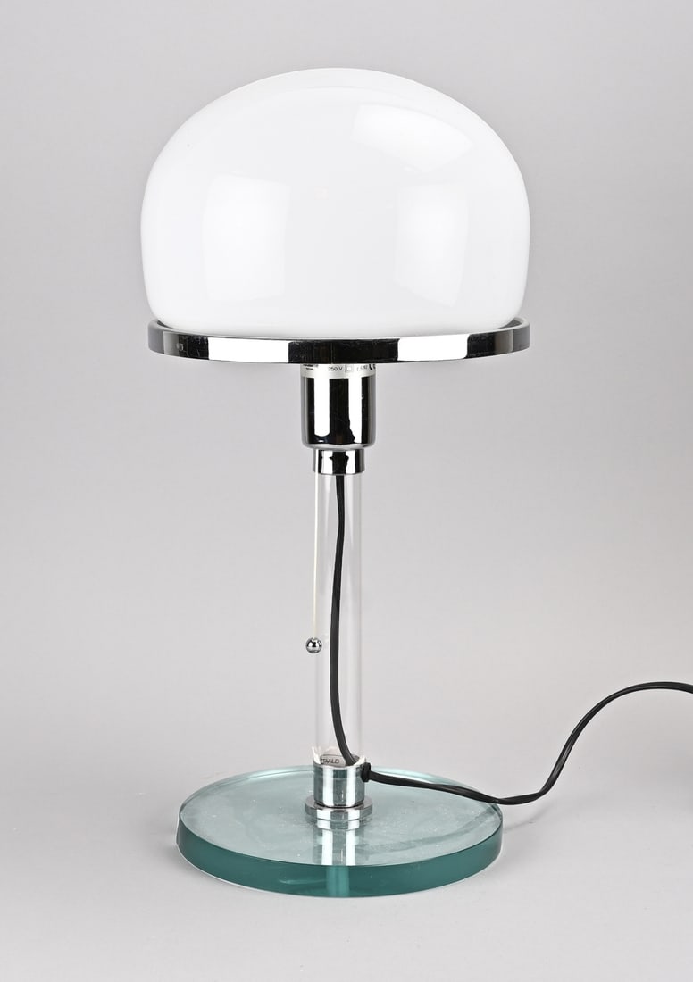 Designer table lamp, H 48 cm.: Designer table lamp made of PVC with chrome. Second half of the 20th century. Dimensions: H 48 cm. In good condition.