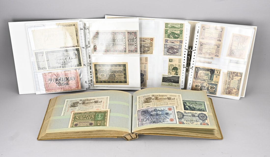 Collection of old German and Austrian money in 3 albums: Lot with three albums full of German and Austrian emergency/city money. From circa 1920. In good condition.