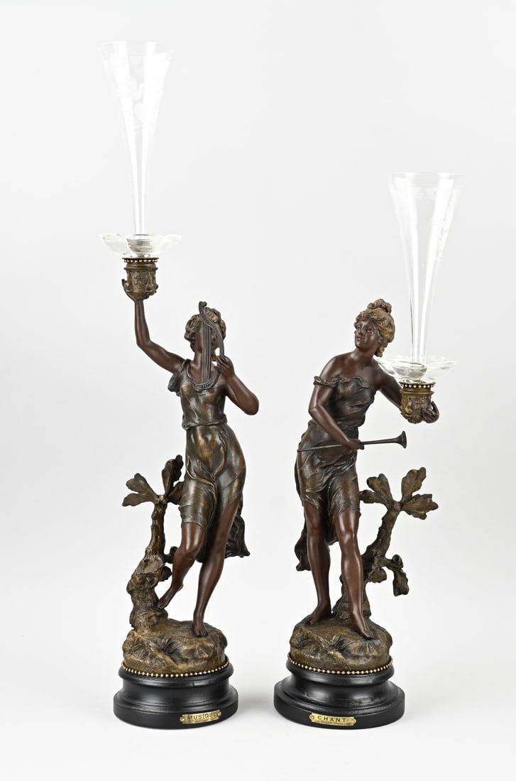 2x Antique statue with flutes (1 of 2)