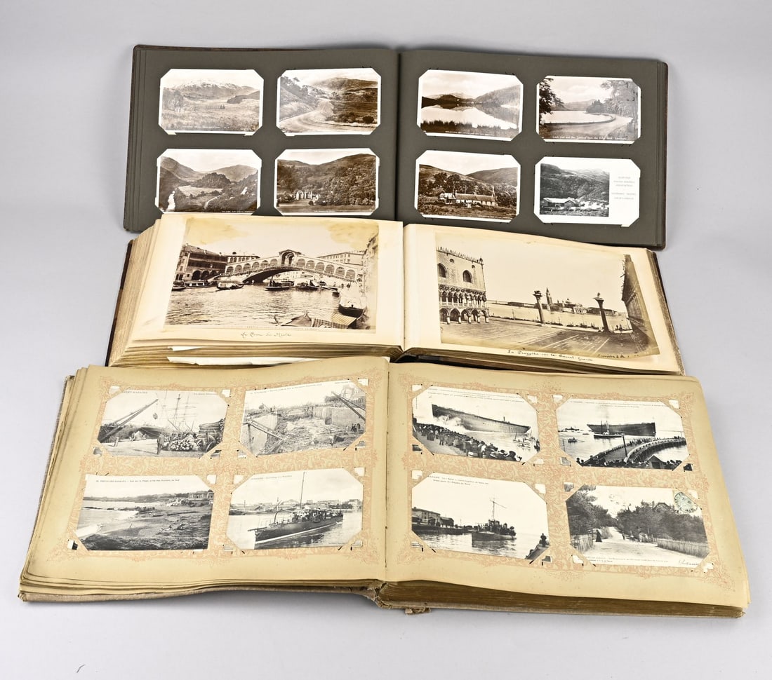 3x Collector's album with postcards + prints: Three antique collector albums with postcards and prints of Italy. Including a French album full of cards. Circa 1900. Dimensions: 34 x 43 cm. In fair/good condition.