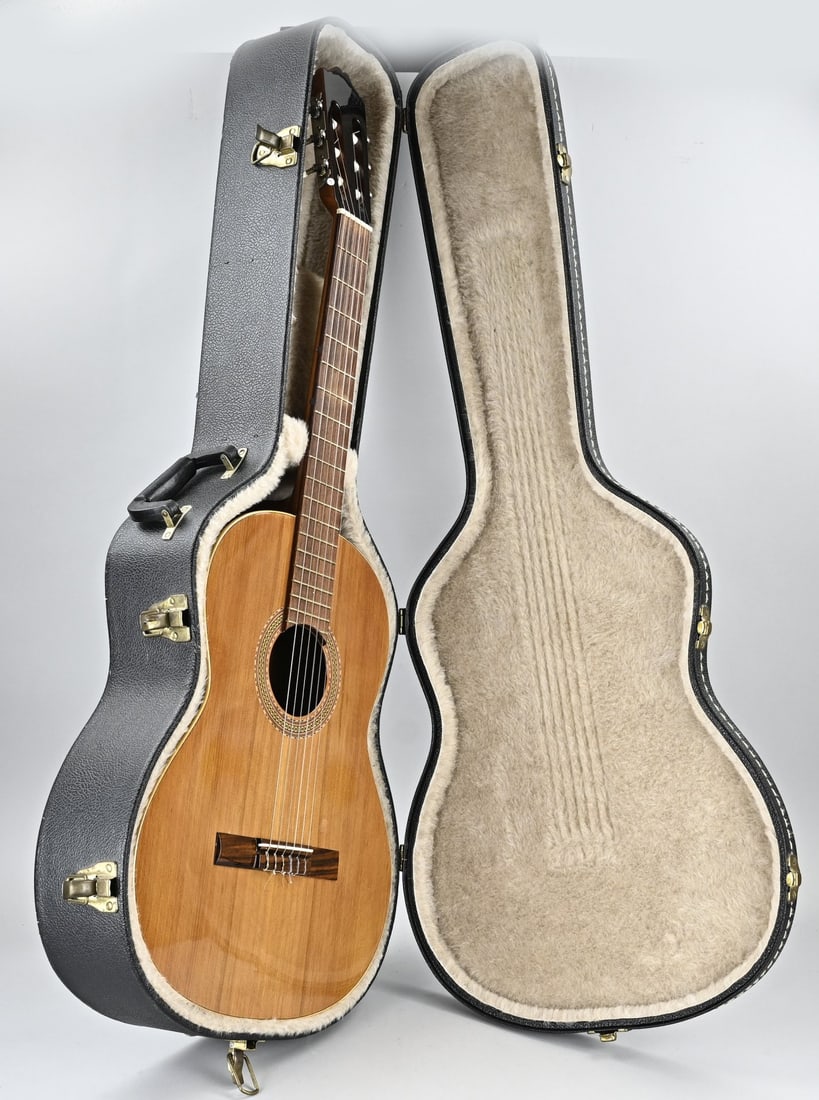 Old Spanish guitar (with case) (1 of 2)