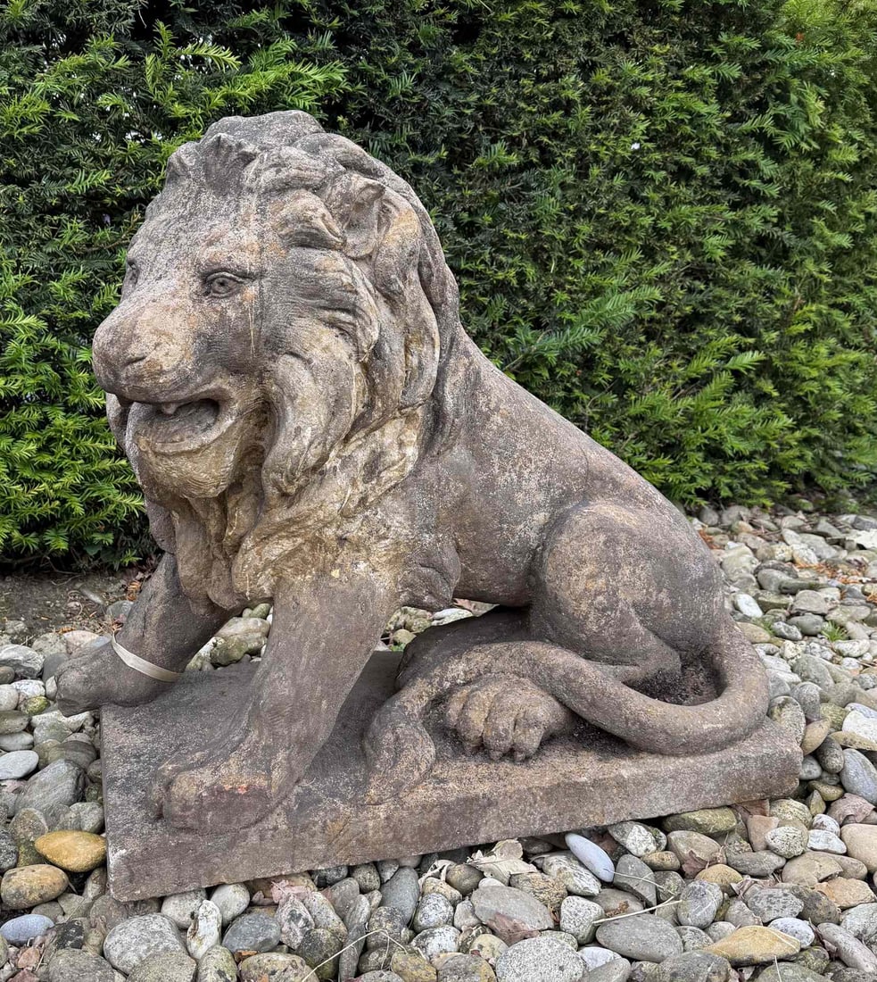 Sandstone statue, Standing lion: Rare large, antique, sandstone standing lion. 18th century or older. Dimensions: 74 x 67 x 32 cm. In good condition.
