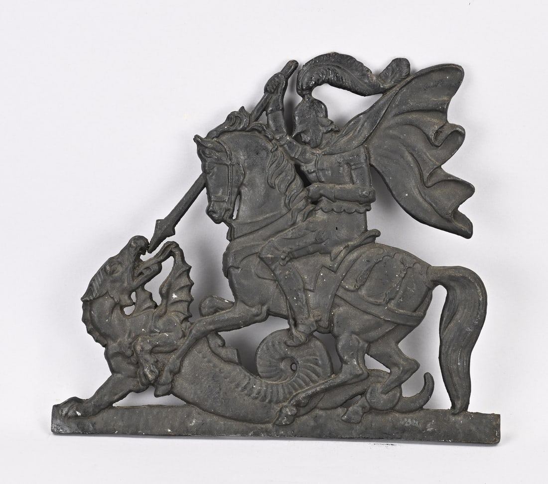 Plaque, St. George and the Dragon: Antique cast iron wall sconce Saint George and the Dragon. Dimensions: H 34 x W 40 cm. In good condition.