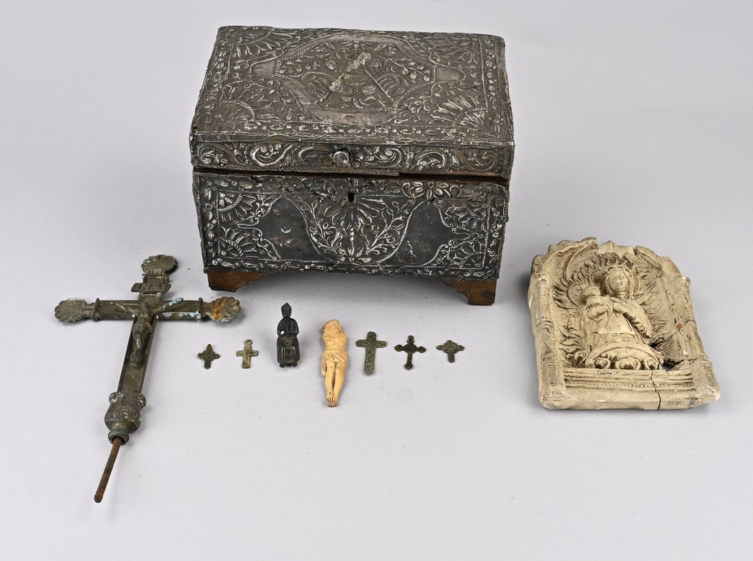 Lot of archaeological finds: Lot of religious archaeological finds. Low-grade silver-clad wooden Oriental lidded box. Bronze Holy Cross, 17th - 18th century. Pipe clay Madonna, 16th century? Bone Corpus Christi, 16th century,