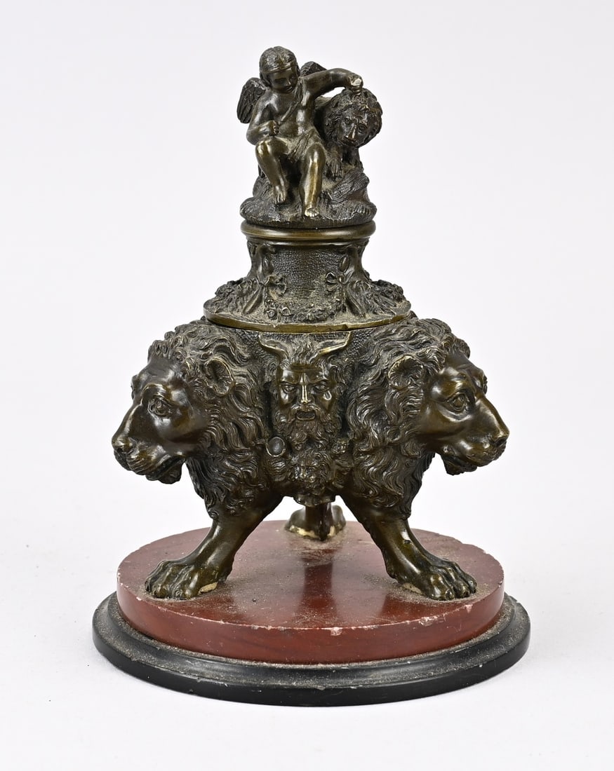 Bronze inkwell (1 of 2)