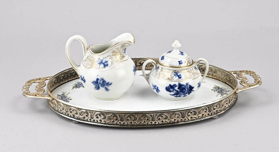 Tray + cream set etc.: Lot of antique porcelain. Including, among others, tea tray, milk/sugar set, Schumann Dresden. 20th century. Dimensions: 8 x 38 cm. In good condition.