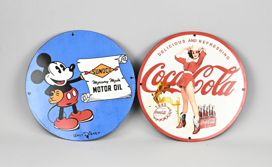 2x Enamel sign, coca cola/Mickey: 2x Old enamel advertising signs. 1x Coca Cola. 1x Sunoco Motor Oil. 20th - 21st Century. Dimensions: Ø 30 cm. In good condition.