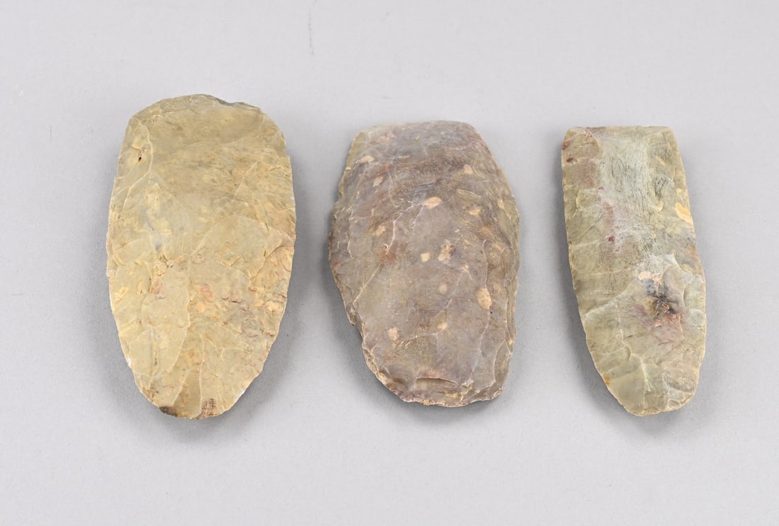 3x Flint (hand) axe, 14 - 15 cm. (1 of 1)