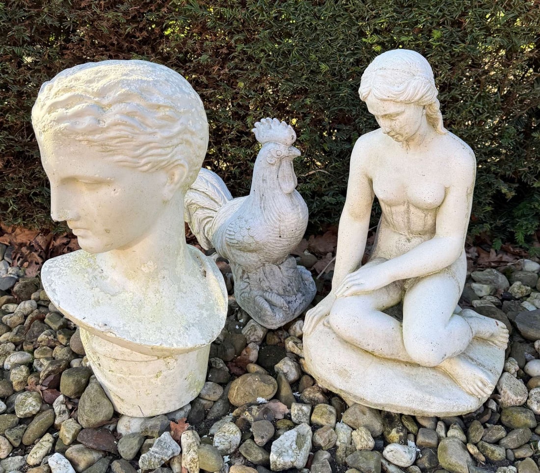 3x Garden statue, (1 of 1)