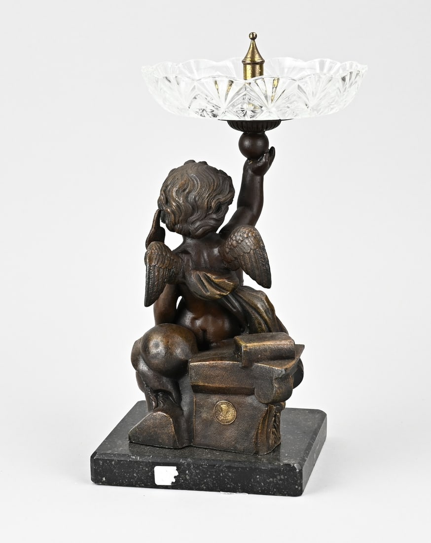 Tazza with putti - 2