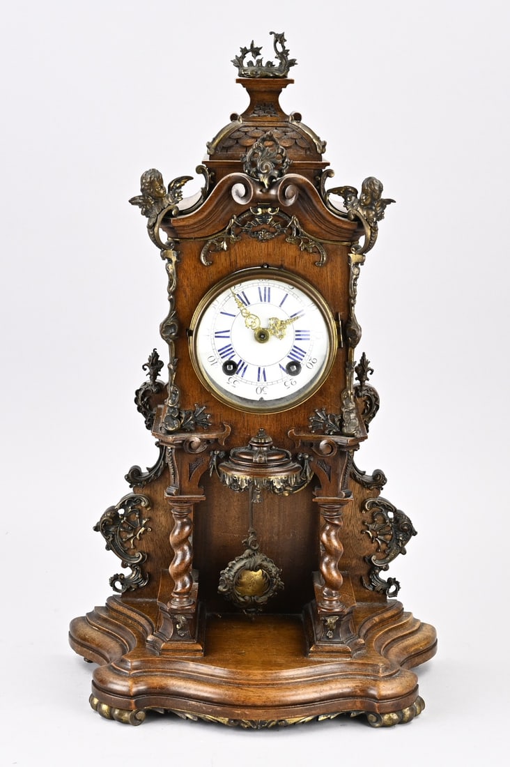 Lenzkirch Storchen Uhr, 48 cm.: Antique, original German Lenzkirch Storchen Uhr made of walnut, with all the bronze fittings still on it!! Circa 1890. Week runner with half-hour strike + signed Lenzkirch movement. Dimensions: 48
