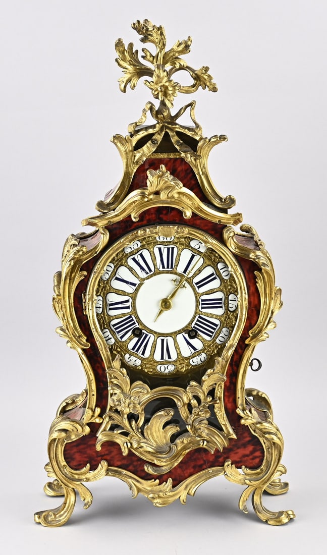 Boulle pendulum: Large 18th-century French Boulle pendulum clock with gilded bronze decorations. By J. Ch. Balhazar Paris. Movement converted to a spring pendulum. Complete with key. Dimensions: H 69 cm. In good