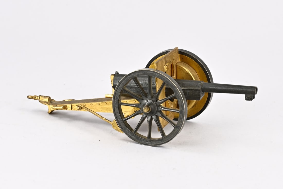 Desk clock (field cannon shape) - 2