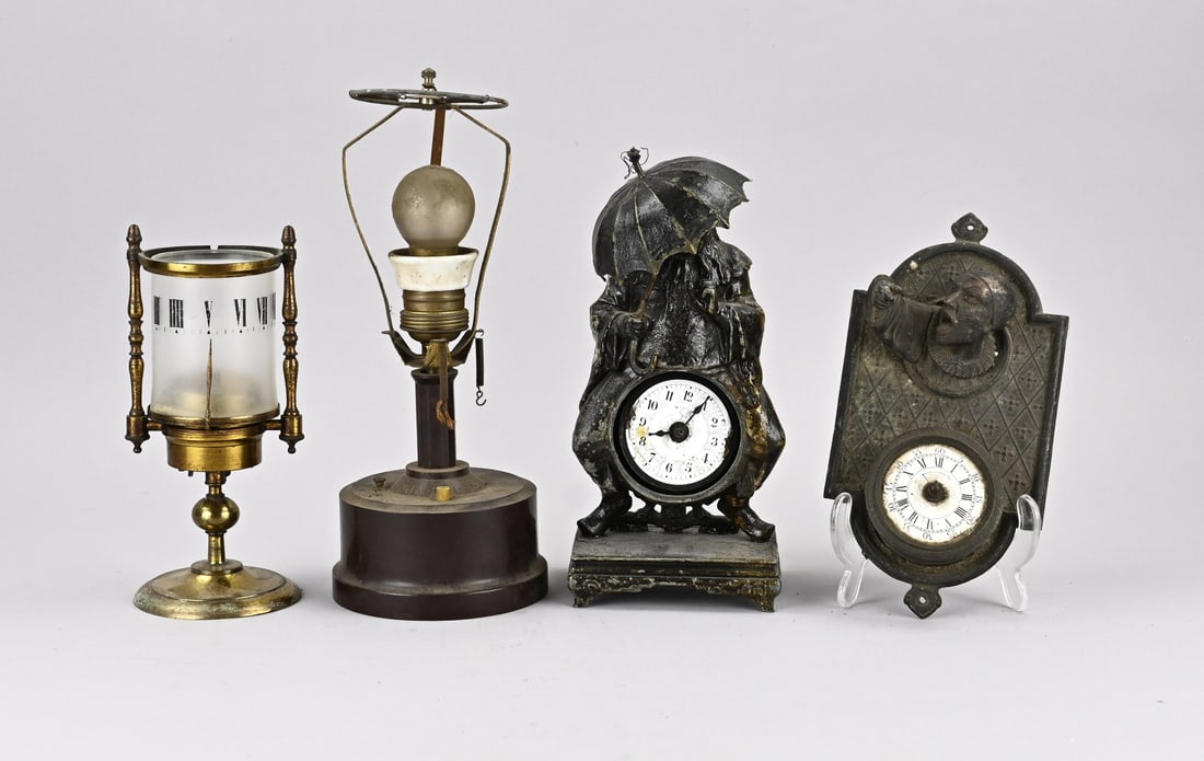 4x Various alarm clocks/small clocks, 1900 (1 of 1)