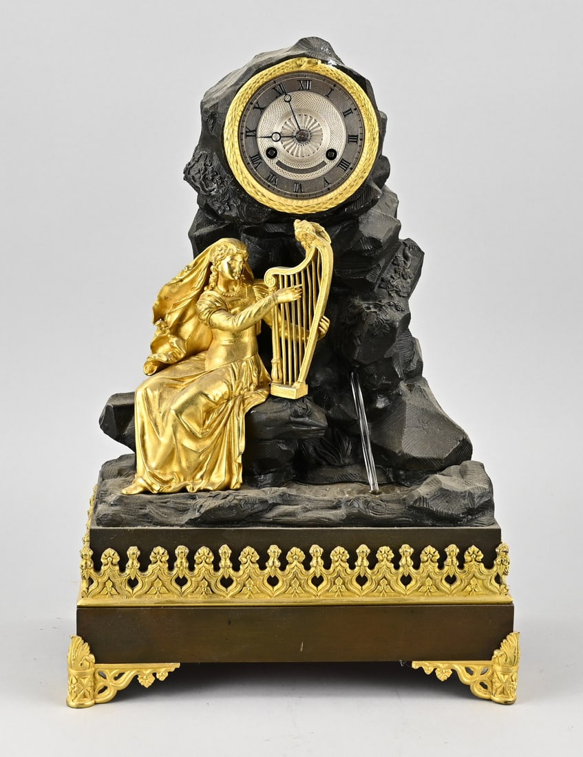 Charles Dix waterfall clock, H 40 cm.: 19th-century French Charles Dix pendulum clock with waterfall automaton. Circa 1835. Functional. Eight-day movement, half-hour strike, string pendulum + automaton with on/off function. Dimensions: H 4