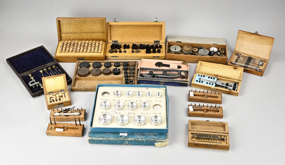 Lot of clockmaker's tools (1 of 1)