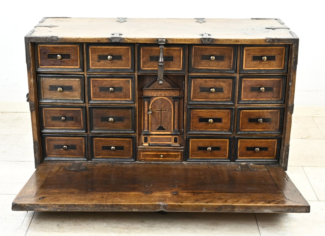17th-century ship's cabinet: Rare 17th-century teak ship's cabinet with original wrought iron fittings and three locks. Presumably Spain. Dimensions: 58 x 105 x 45 cm. In good original condition.