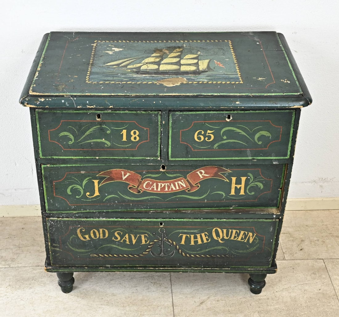 English chest of drawers (painted): Antique English chest of drawers with original painting. Three-masted ship 1865 Captain Chatham Dockyard VR. Dimensions: 87 x 50 x 84 cm. In good condition.