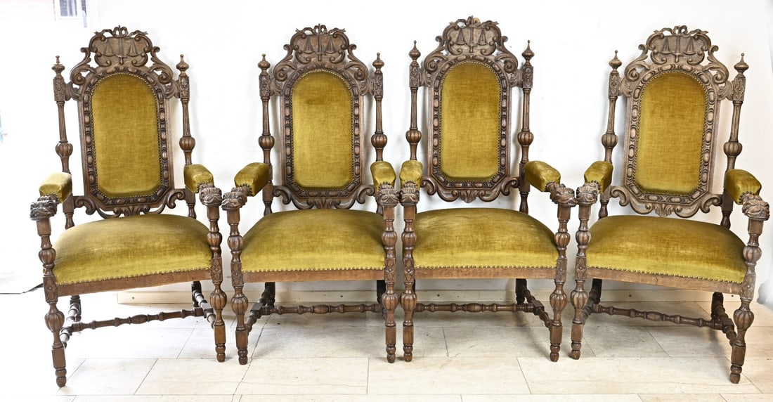 4x Armchair, 1880: Four antique oak armchairs with Justice scales and lion's heads. Circa 1880. Origin: Breda Courthouse. Dimensions: 134 x 69 x 70 cm. In good condition.