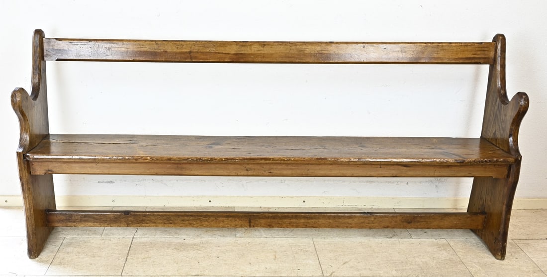 Antique church pew, 1880: Antique pine church pew. Circa 1880. Dimensions: 200 cm. In good condition.