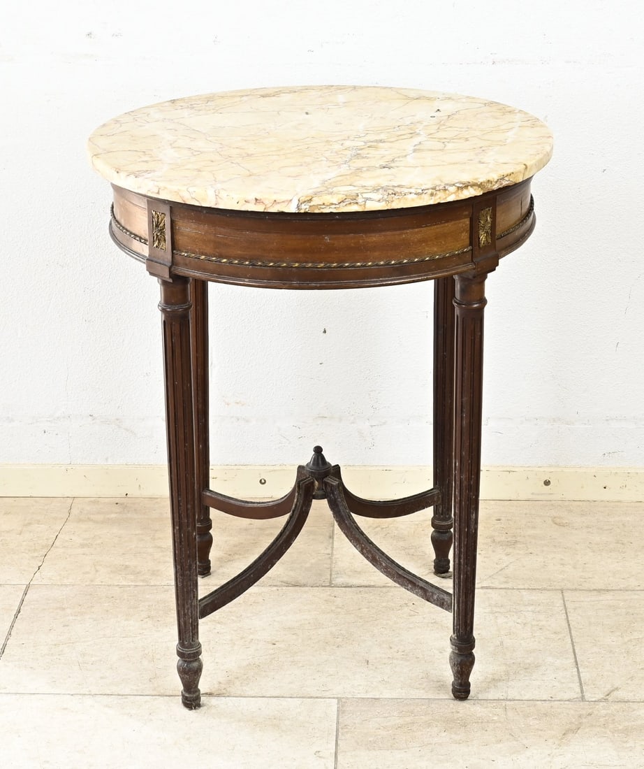 Round walnut table Ø 60 cm.: 19th-century French round walnut side table with marble top and bronze decorations. Dimensions: H 74 x Ø 60 cm. In good condition.