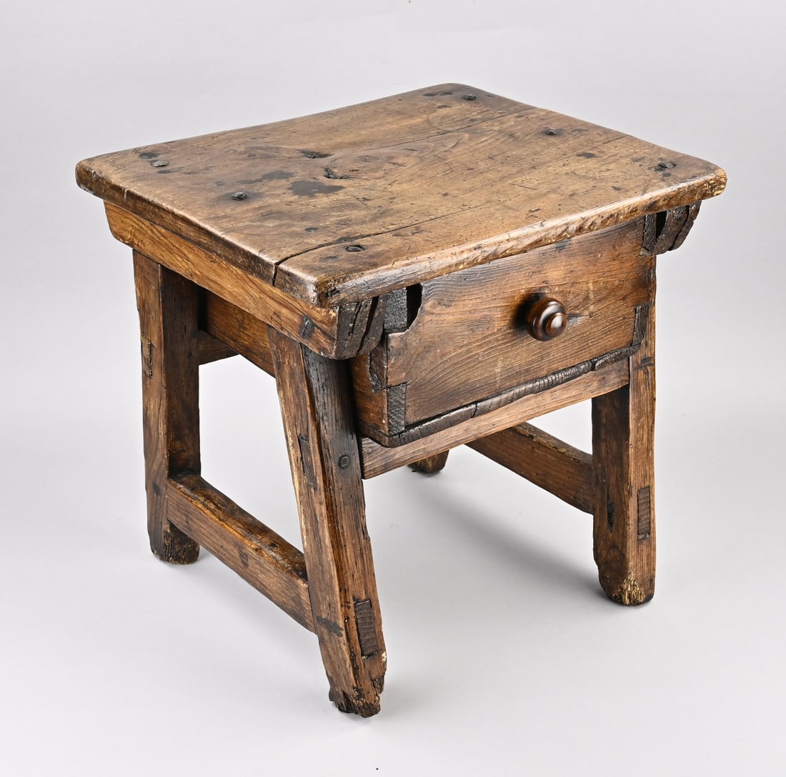 Spanish table: Small 18th-century Spanish table with drawer and wrought-iron nails in the top. Dimensions: 44 x 40 x 45 cm. In good condition.