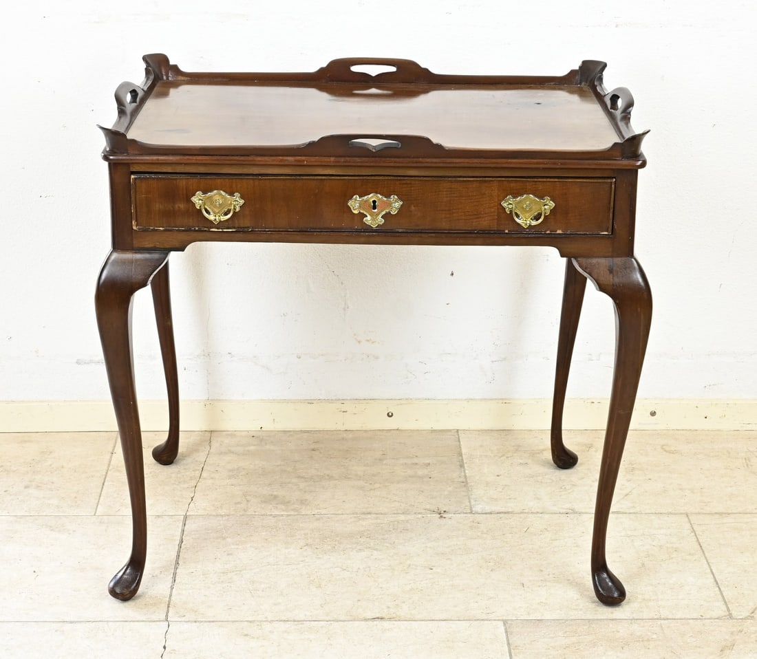Mahogany tea table (Queen Anne) (1 of 1)