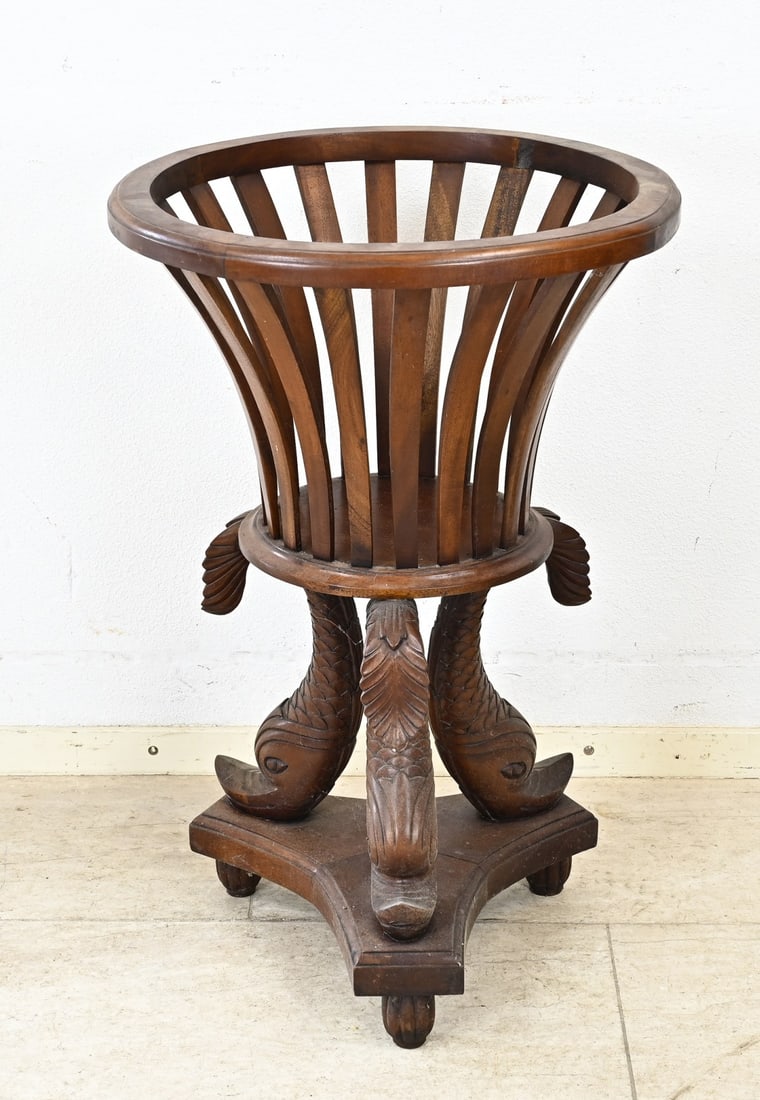 Mahogany magazine holder Ø 47 cm.: Mahogany magazine holder (dolphin). Period piece of furniture. Second half of the 20th century. Dimensions: 73 x Ø 47 cm. In good condition.