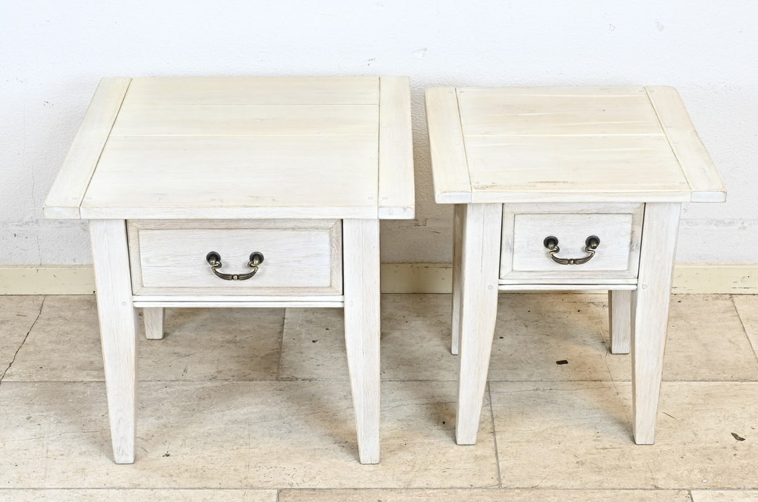 2x Side table (white wash): Two wooden side tables with a white wash finish. Period furniture. Second half of the 20th century. Dimensions: 40 x 40 cm + 50 x 50 cm. In good condition.