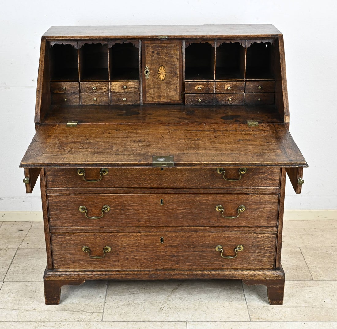 English secretary: 18th-century English oak secretary desk with original bronze fittings and beautiful interior. Dimensions: 110 x 97 x 55 cm. In very good condition.