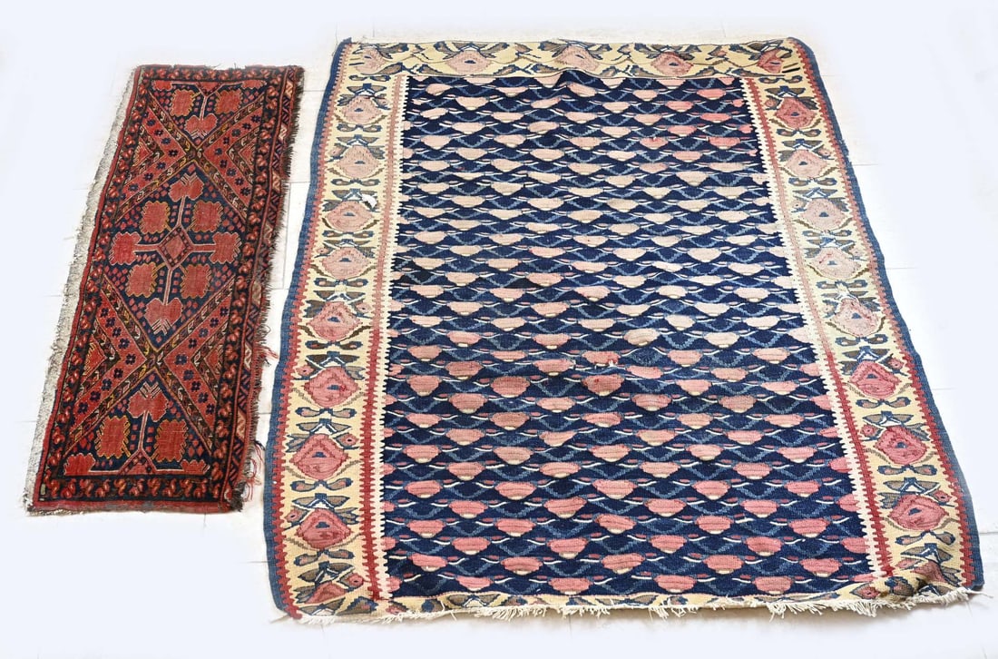 2x Antique rug: Two antique rugs. Dimensions: 120 x 150 cm. Damaged. In reasonable condition.