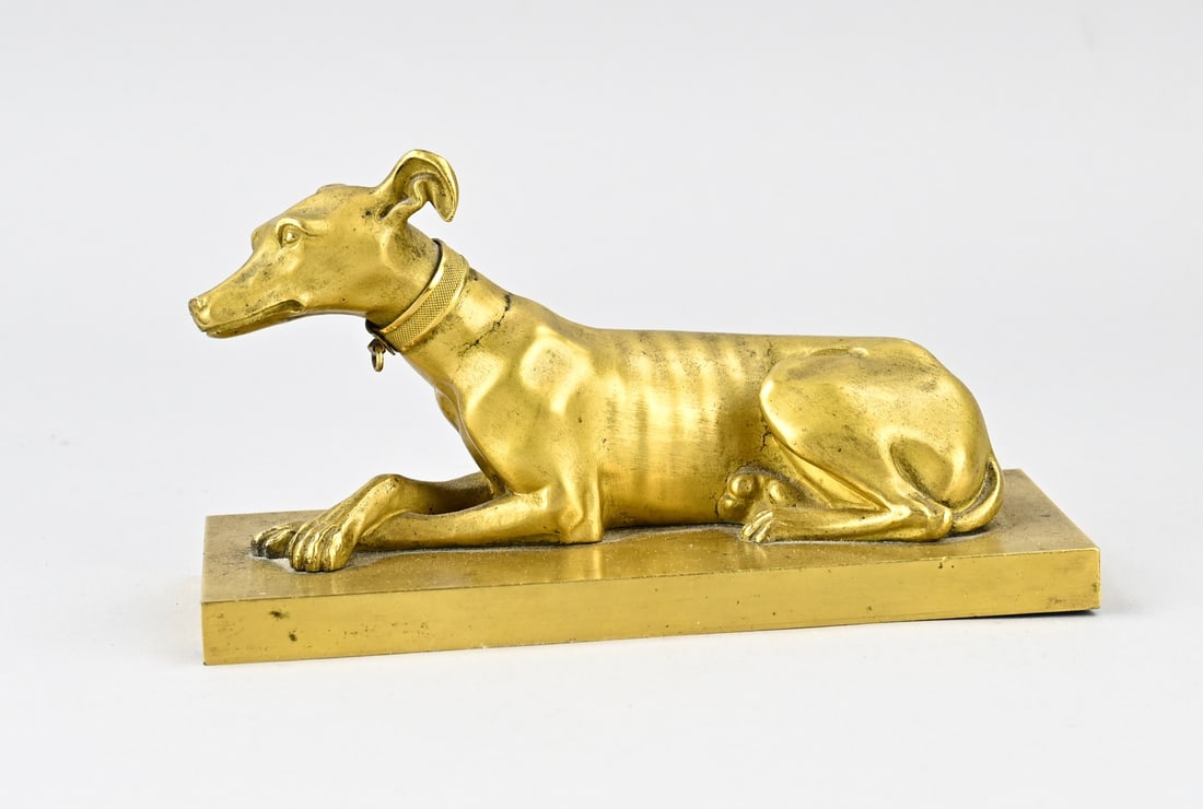 Fire-gilded greyhound, 1810: Antique French ormolu bronze empire directore greyhound. Circa 1810. Dimensions: 10.3 x 18 x 7.8 cm. In good original condition.