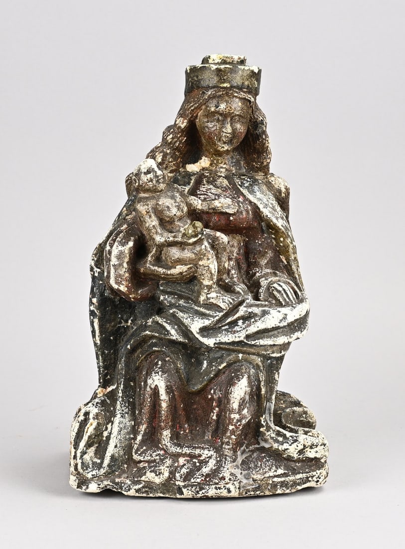 Madonna (limestone): Antique limestone Mary figure with residual gilding. Dimensions: H 29.5 cm. In good condition.