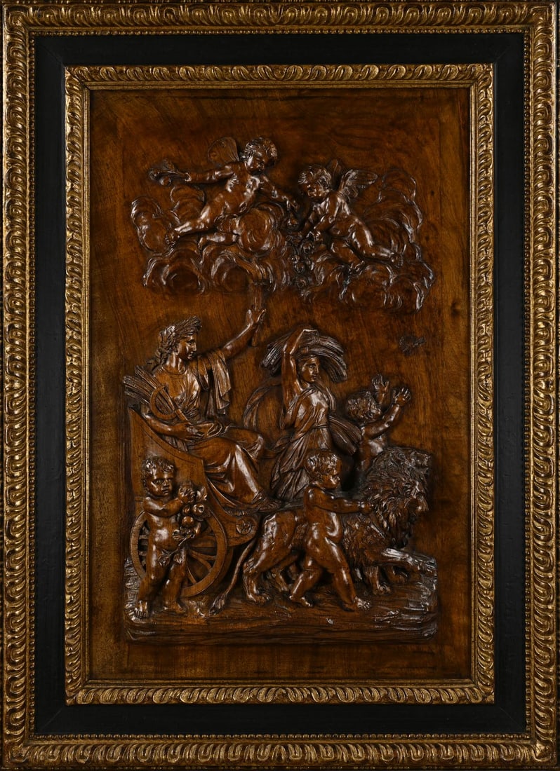 Panel inserted in frame: Large 19th-century carved walnut panel in a frame, depicting a chariot and angels. Dimensions: 74 x 46 cm. In very good condition.