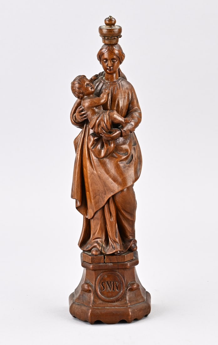 Madonna figure (wood), H 32 cm.: Antique carved walnut Madonna figure. 19th century. Dimensions: H 31.5 cm. In good condition.