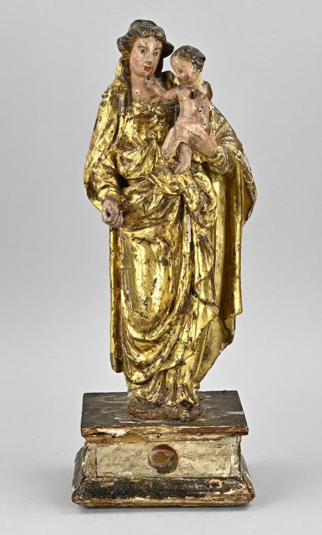 Madonna with Child Jesus, 49 cm.: 17th - 18th Century gilded Madonna with Infant Jesus, made of softwood. Original polychromy. Dimensions: H 49 cm. Old wormwood. In good condition.
