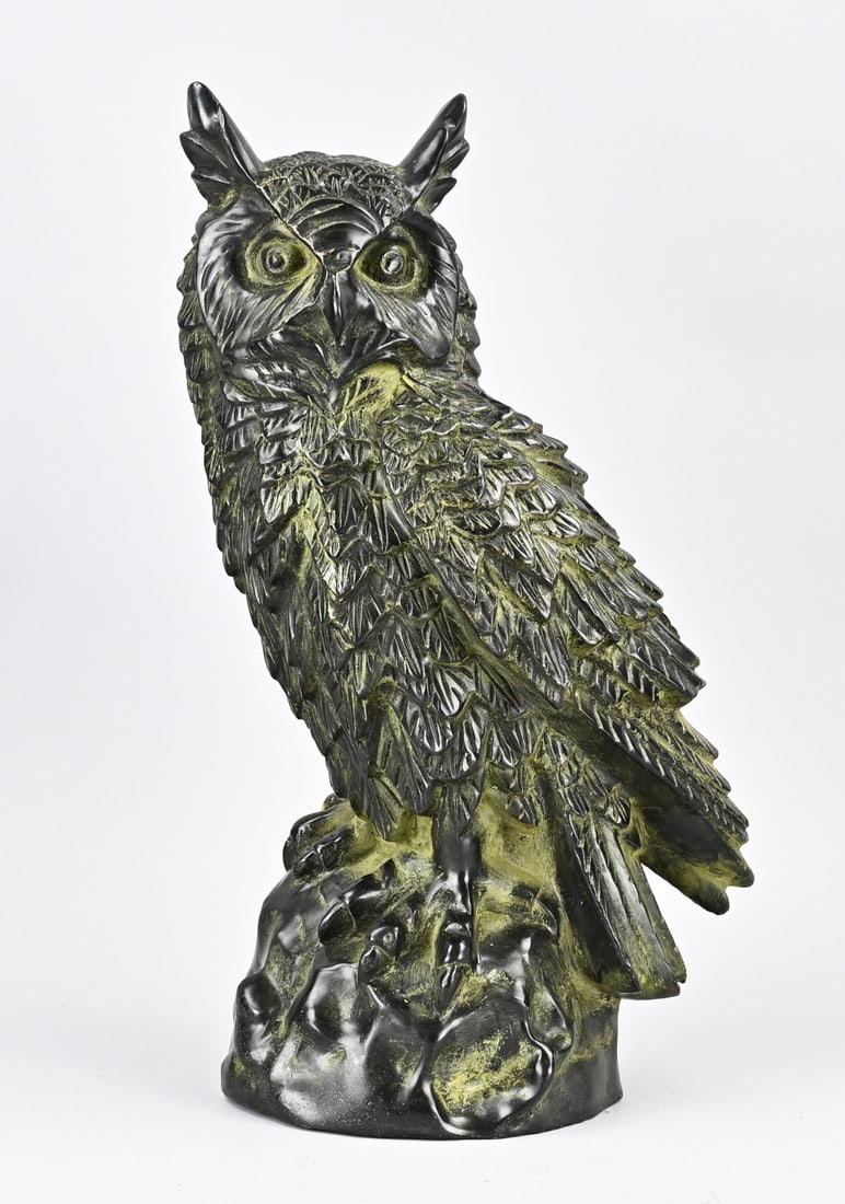 Bronze owl, H 40 cm.: Large bronze owl. 21st century. Dimensions: H 40 cm. In good condition.