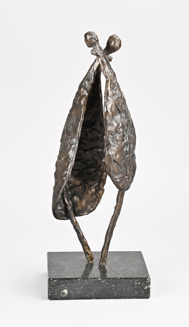 Renée Weisink, Affection: Modern bronze figure group by Renée Weisink, 2013. Title: Affection. Mounted on a black marble base. Dimensions: 33.5 cm. In good condition.