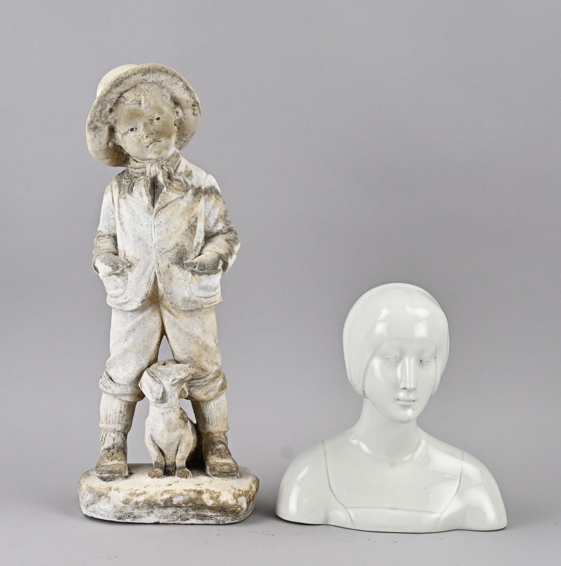 2x Antique statue: Two antique statues/figures. 1x Porcelain lady's bust, circa 1900. 1x Terracotta statue, boy with dog, circa 1900. Dimensions: 21 x 38 cm. In good condition.