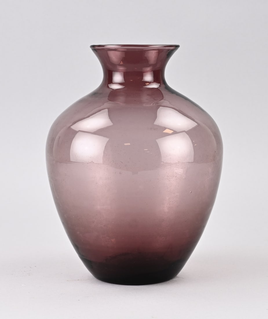 Antique glass vase (1 of 1)