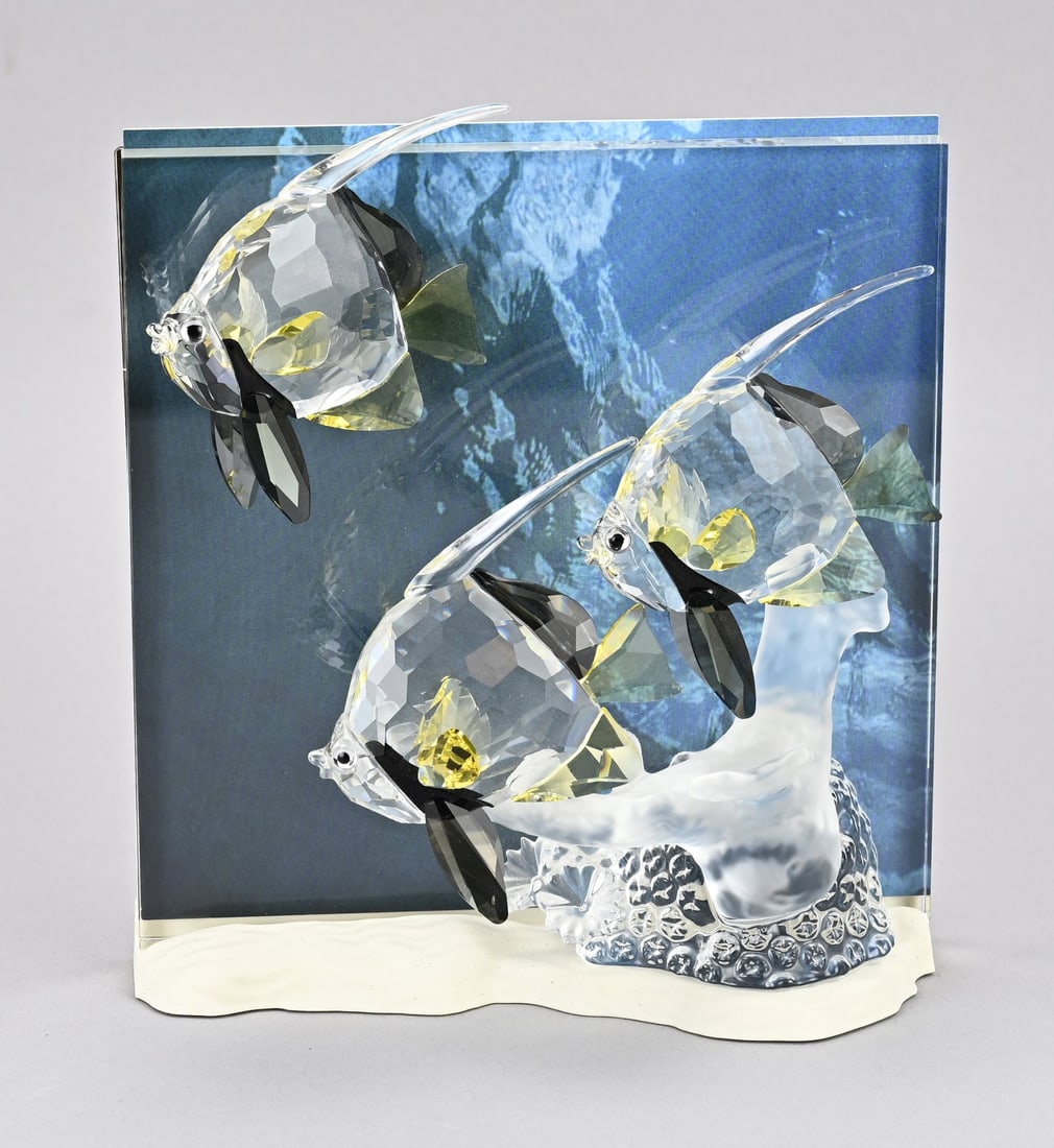 Swarovski annual piece: Swarovski Annual Piece 2007. Sunfish. From the Wonders of the Sea trilogy series. Designed by Martin Zendron. Dimensions: 20 x 20 x 10 cm. With original box. In good condition.