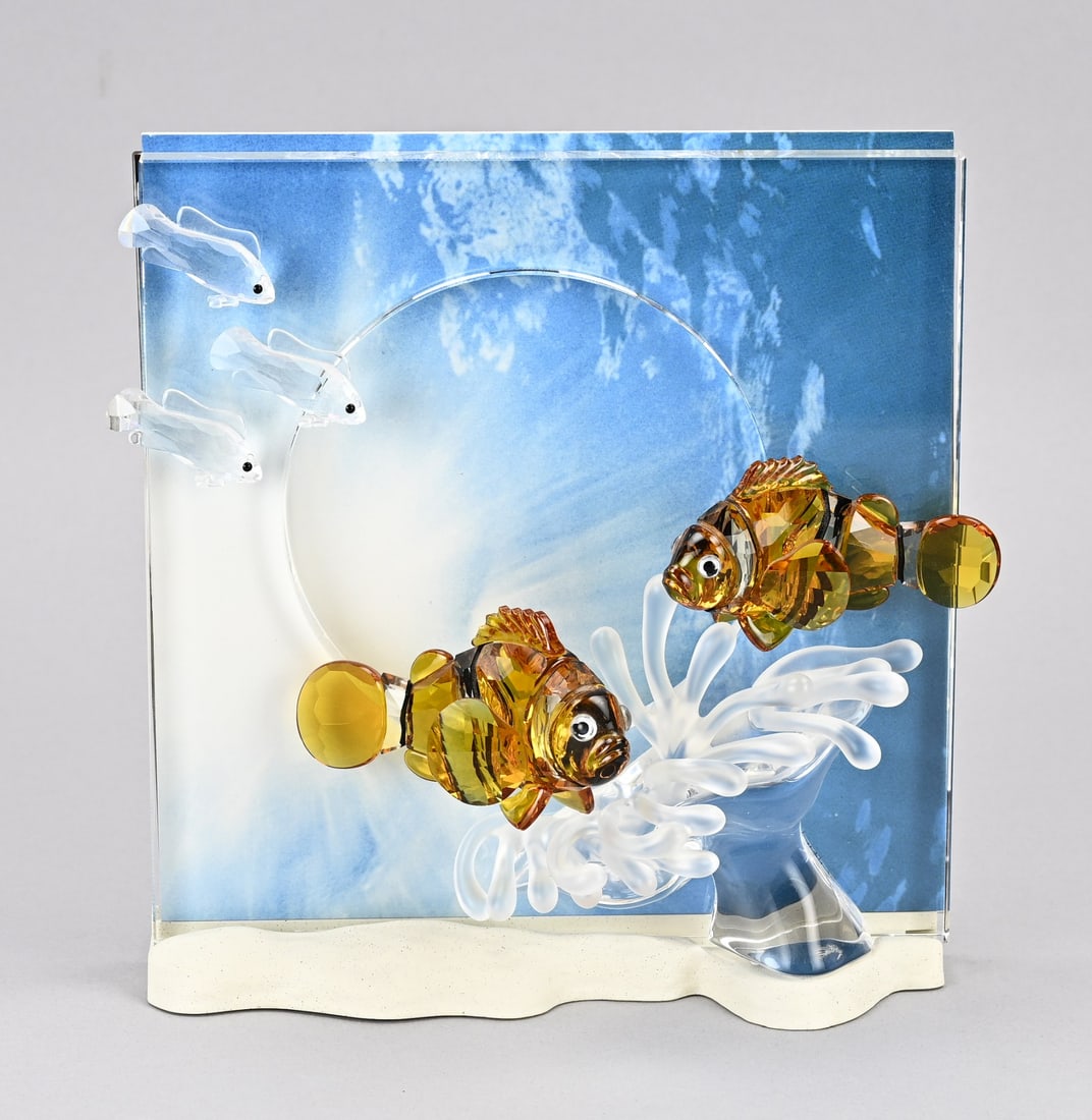 Swarovski annual piece: Swarovski Annual Piece 2005. Two clownfish. From the Wonder of the Sea trilogy. Designed by Martin Zendron. Dimensions: 20 x 20 x 8 cm. With original box.