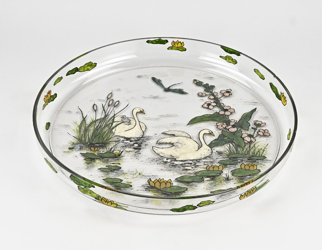 Art Nouveau glass bowl Ø 44.5 cm: Antique painted glass bowl with a decoration of a pond with swans. Circa 1900. Dimensions: H 5.5 x Ø 44.5 cm. In good condition.