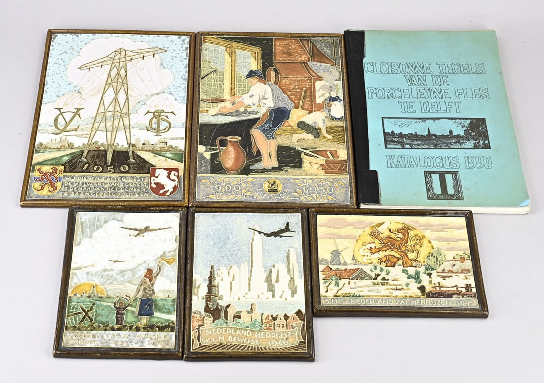 5x Porceleyne Fles tiles + catalog: Five old/antique Delft Porceleyne Fles cloisonné tiles with diverse decoration. 20th century. Also includes a catalogue. Dimensions: 20 x 29.5 cm. In good condition.