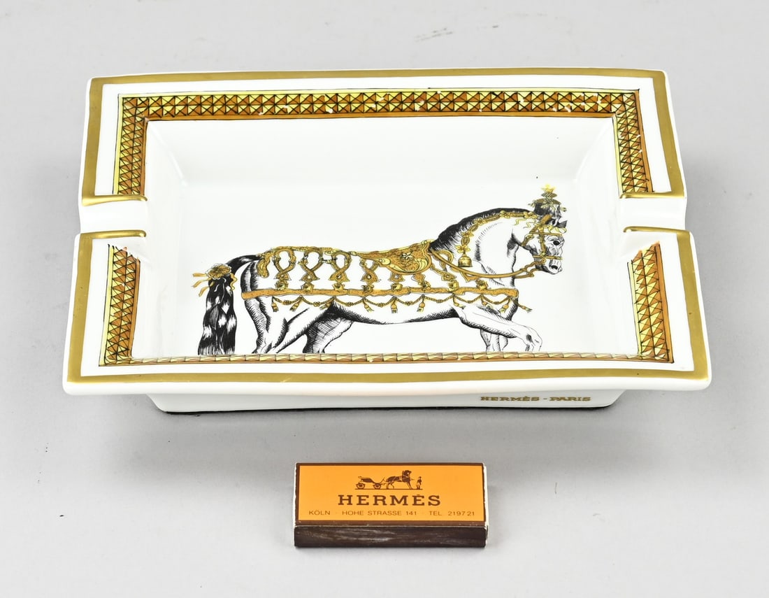 Hermes ashtray (1 of 2)
